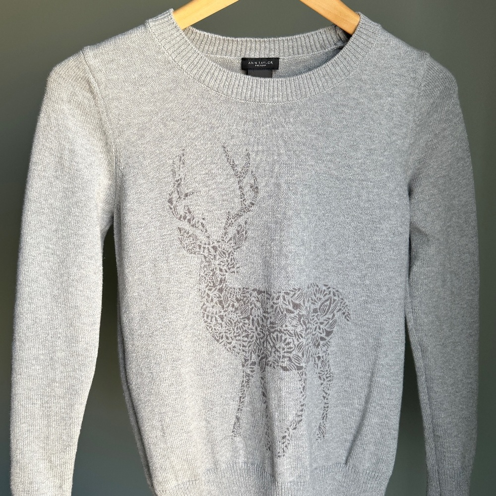 Reindeer Gray Sweatshirt Crew Neck Pullover, EUC - Picture 1 of 16
